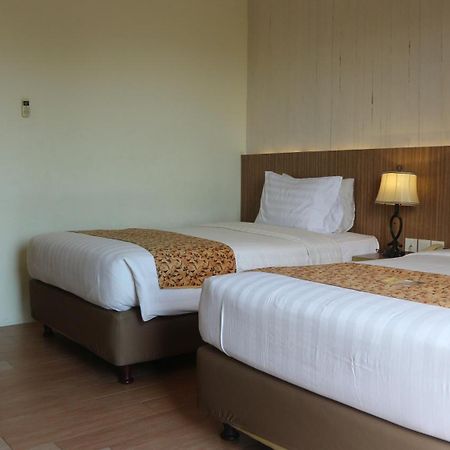 Hotel Golden Tulip Essential Belitung Tanjung Pandan Esterno foto